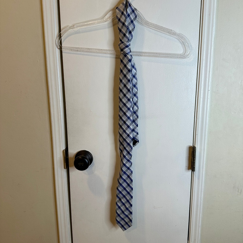 Calvin Klein Mens Blue Silver Plaid Silk Blend Necktie Checkered Formal Tie